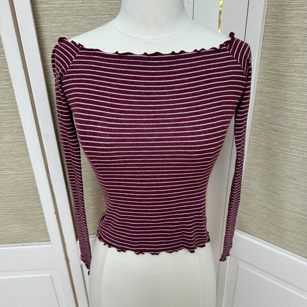 Hollister Ribbed Lettuce Hem Crop Top Burgundy Stripe Off Shoulder Y2K Small - Picture 2 of 8